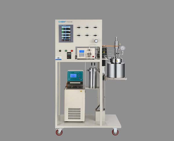 烯烃聚合反应装置正面